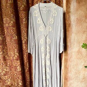 Free People || Embroidered Fable Maxi Dress in Dove Gray Lavender M EUC